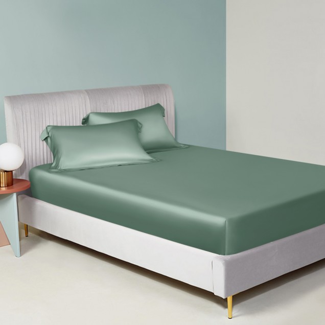 Celadon Green 22 Momme Mulberry Silk Sheet Set UK Celadon Green 22 Momme Mulberry Silk Sheet Set UK