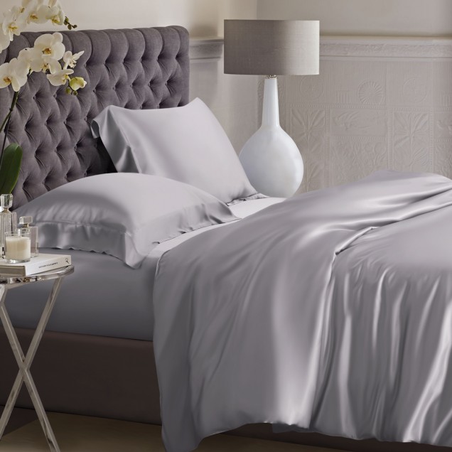 Silver 22 Momme Mulberry Silk Duvet Cover UK Silver 22 Momme Mulberry Silk Duvet Cover UK