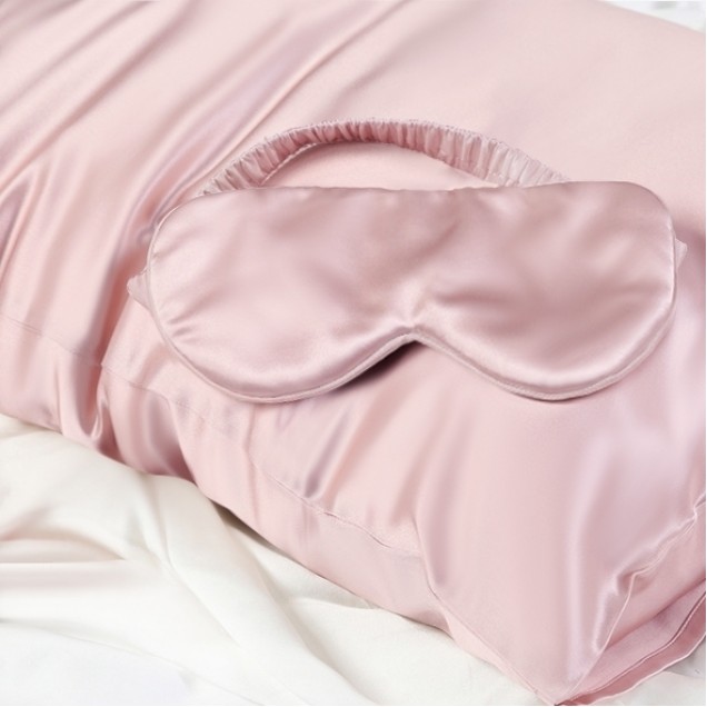 Two Piece Silk Gift Set Suede Rose Pillowcase & Eye Mask UK Two Piece Silk Gift Set Suede Rose Pillowcase & Eye Mask UK